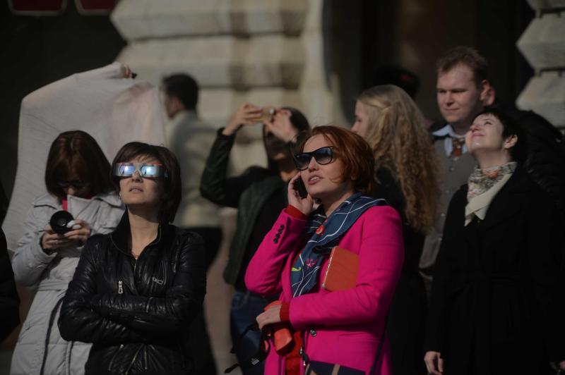 В Парке Горького солнечное затмение наблюдали полторы тысячи человек