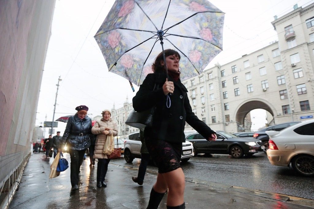 Фронт дождя. Любая погода в Москве москвичи. Москва Пресня погода сейчас дождь.