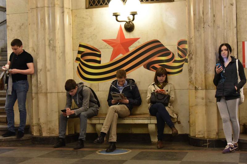 Более 200 видеороликов, посвященных юбилею Победы, покажут в метро