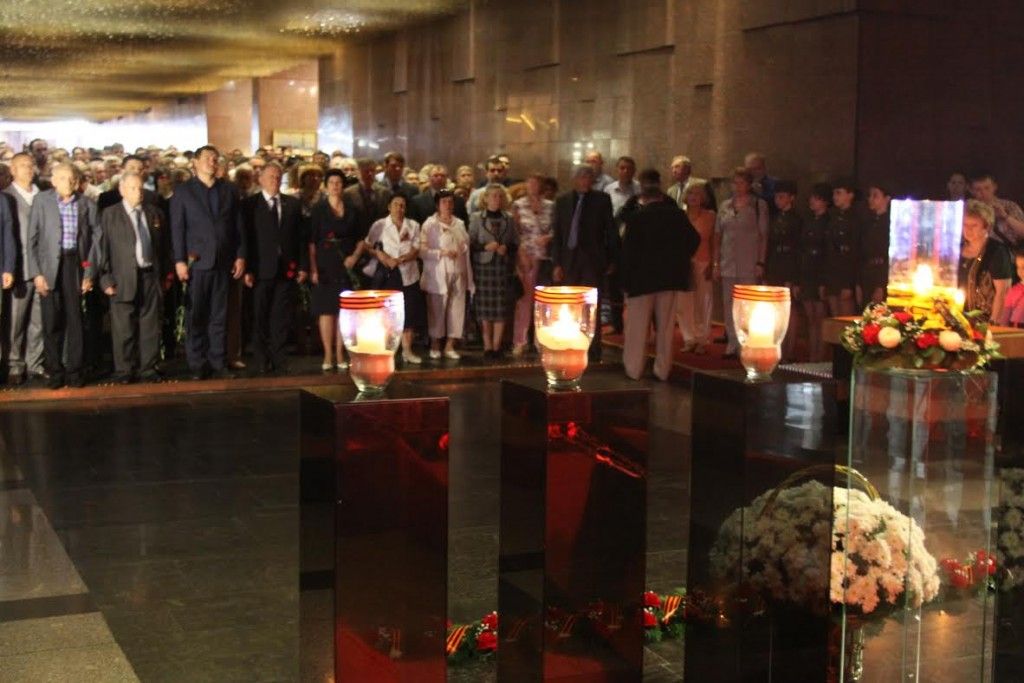 Представители «Единой России» приняли участие в акции «Свеча памяти»