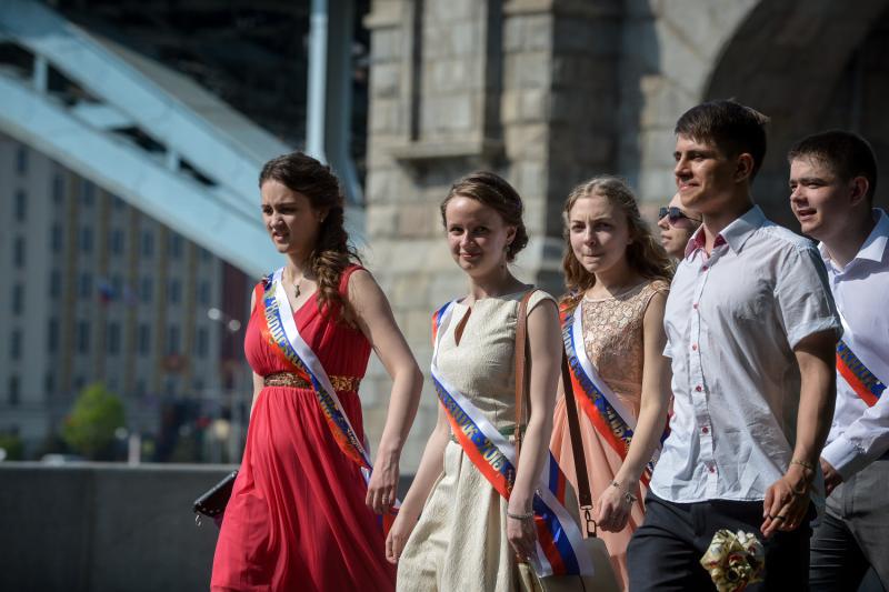 Школьный выпускной в Парке Горького посетят более 17 тысяч подростков
