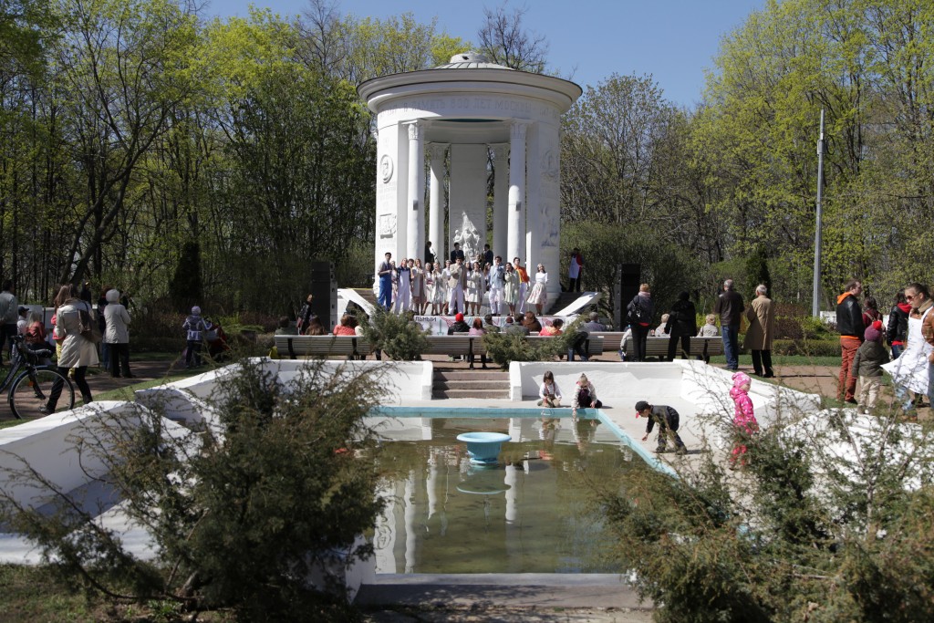 Реставратора Садового мостика в Нескучном саду определят с помощью конкурса