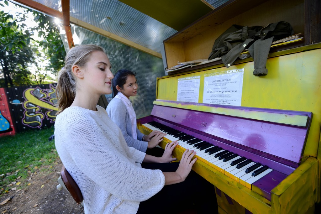 Столичные жители сыграют на уличных пианино в рамках фестиваля