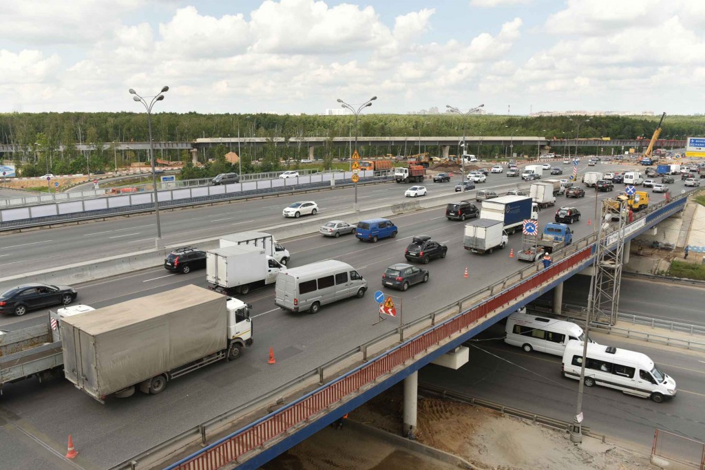 Три участка в центре Москвы временно закроют для движения автомобилей