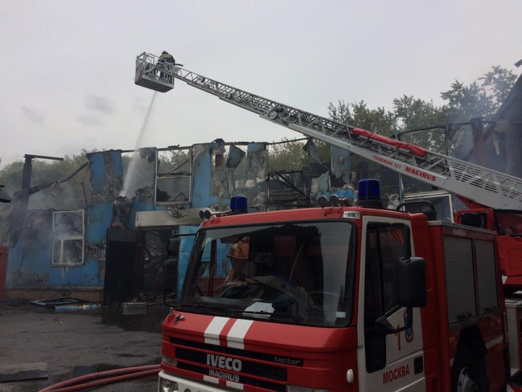 Столичные спасатели сохранили жизнь трем людям во время пожара
