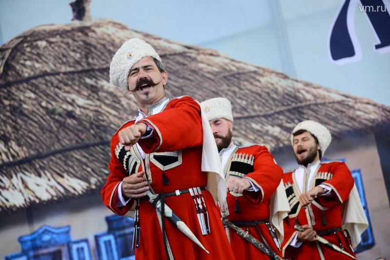 Фестиваль «Народы Москвы» порадовал гостей в День города
