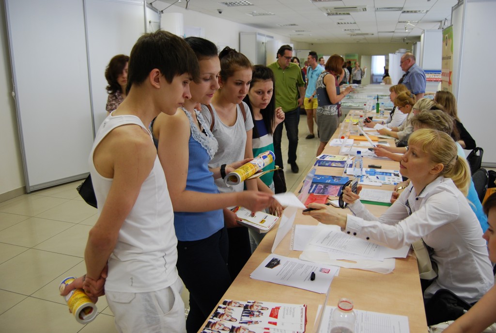 В «Единой России» предлагают создать в Москве молодежную службу занятости