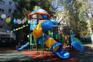 Новый детский игровой комплекс появился в Таганском районе