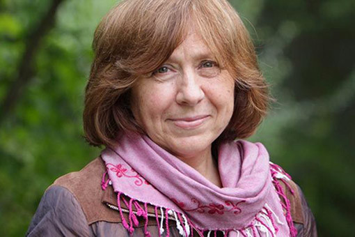 Белорусская писательница получила Нобелевскую премию за достижения в литературе
