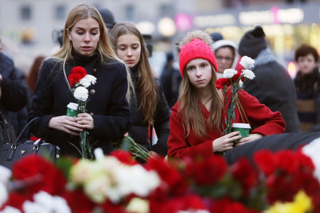 Цветы к могиле неизвестного солдата возложили депутаты Мосгордумы