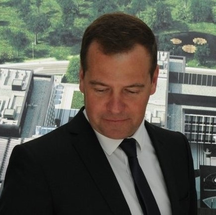 Дмитрий Медведев запретил покупать иностранный софт