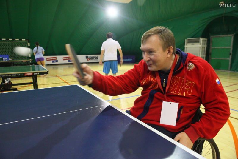 Депутаты Госдумы сразились в теннис за Кубок победителя