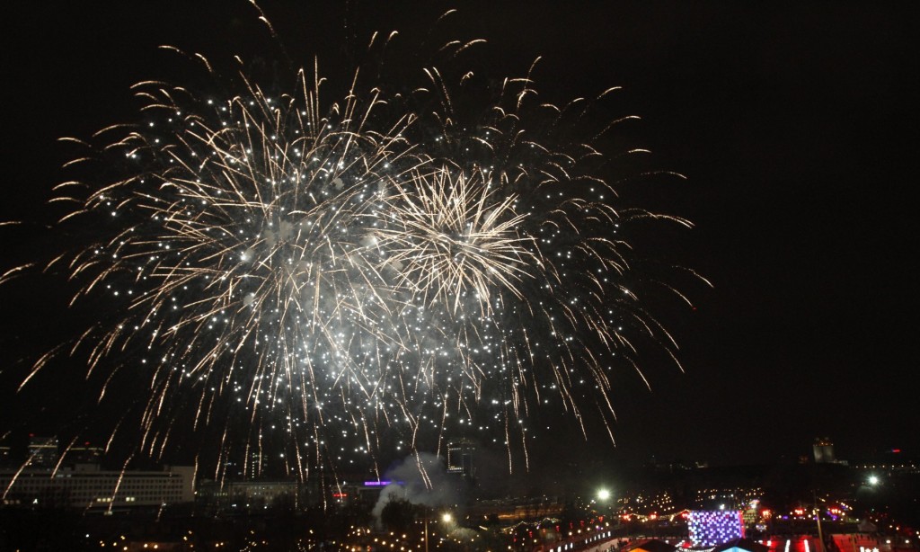 Темой новогоднего оформления Парка Горького и «Музеона» станет парашютный спорт