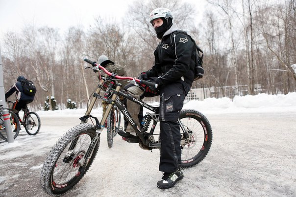 Велосипедисты Москвы провели зимний велопарад