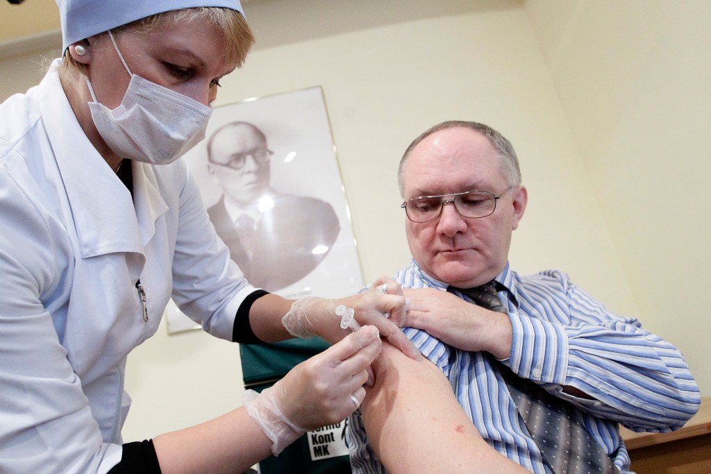 Против гриппа помогут респираторы и прививки