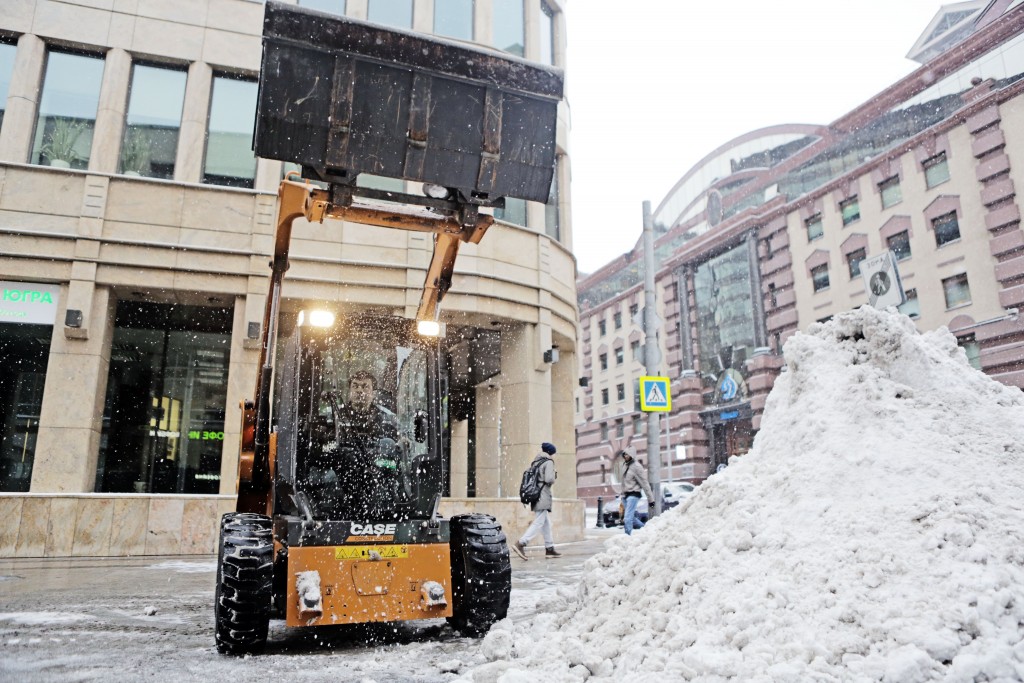 С улиц Москвы вывезли миллион «кубов» снега