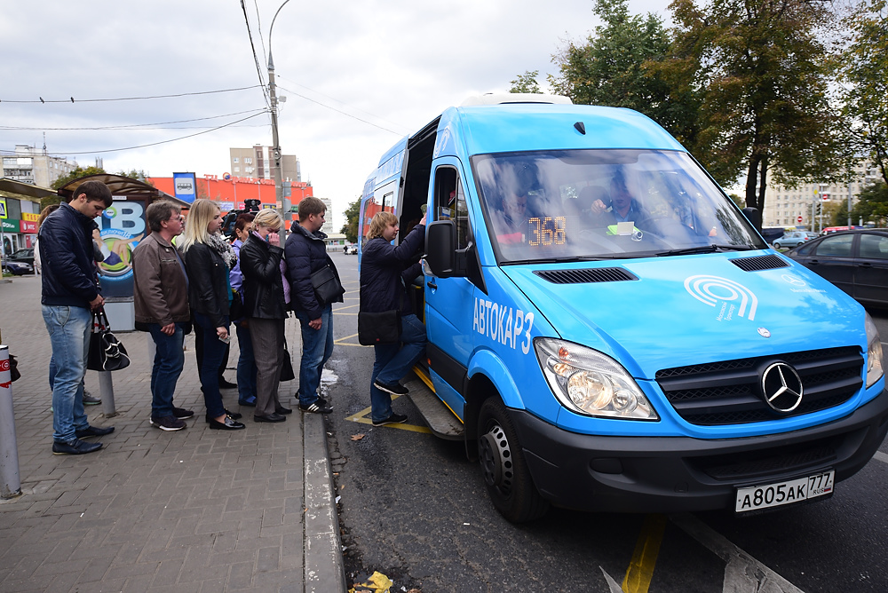 Более 270 тысяч москвичей воспользовались «голубой маршруткой»