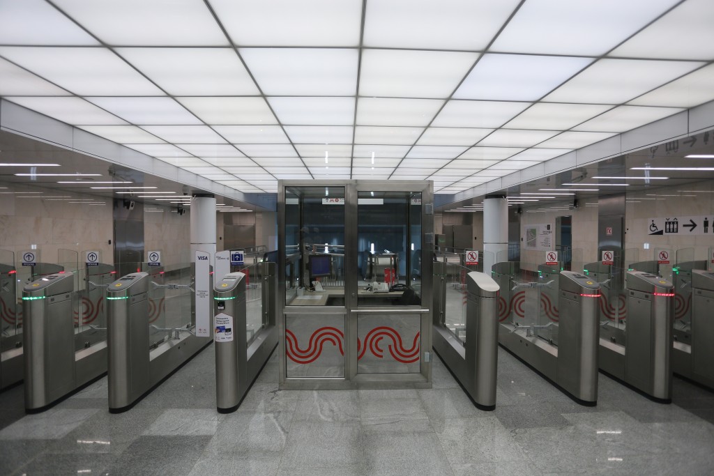 Ремонтники закроют вестибюли 12 станций метро на выходные