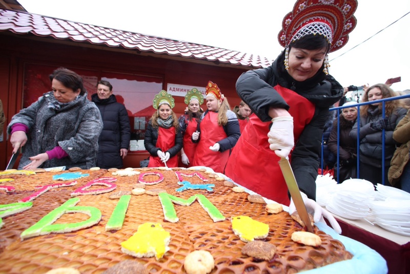 Огромный рождественский пирог отведают жители и гости столицы