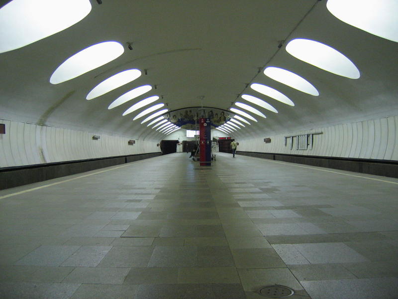 Девять вестибюлей метро откроются в понедельник