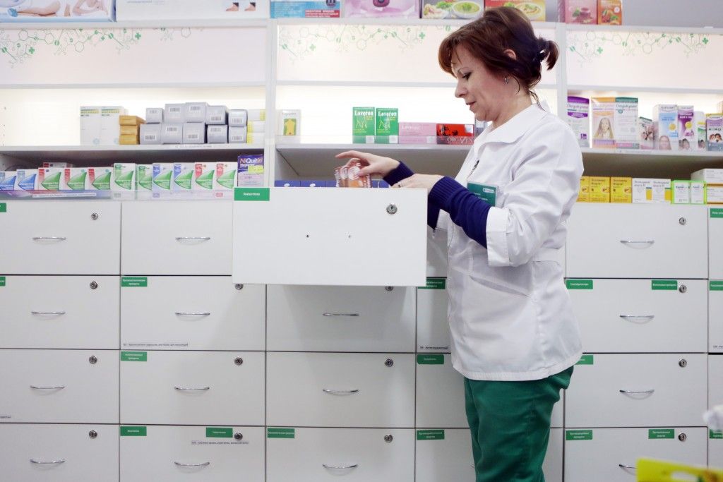 Минздрав регулярно отслеживает наличие лекарств в аптеках