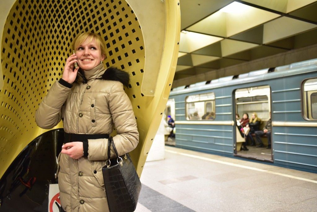 В метро появится кабина-глушитель для телефонных разговоров
