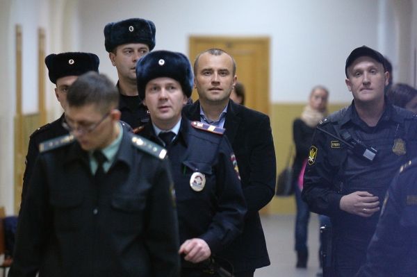 Суд продлил арест двум фигурантам дела о теракте в Домодедово