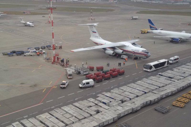Самолет Як-42 совершил вынужденную посадку в аэропорте Саратова