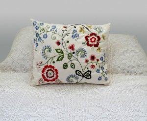 flower-pillow-1201682-1279x1705