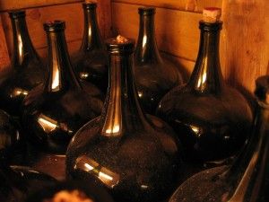 Старые винные бутылки