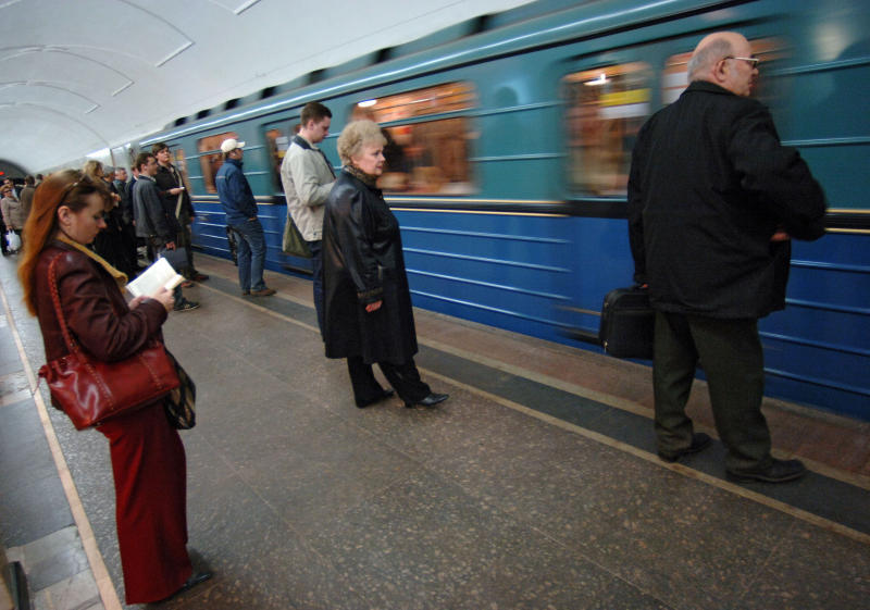 Поезда на Замоскворецкой линии метро начали двигаться с увеличенными интервалами