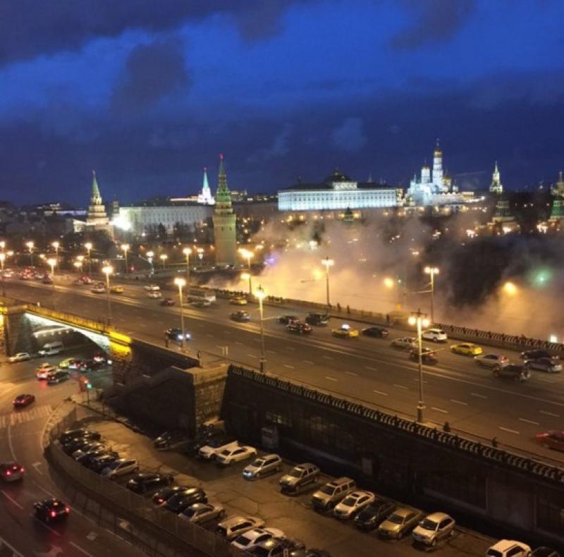 Тепловые сети у Кремля получили повреждение