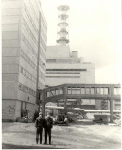 В Чернобыле (на фото справа)