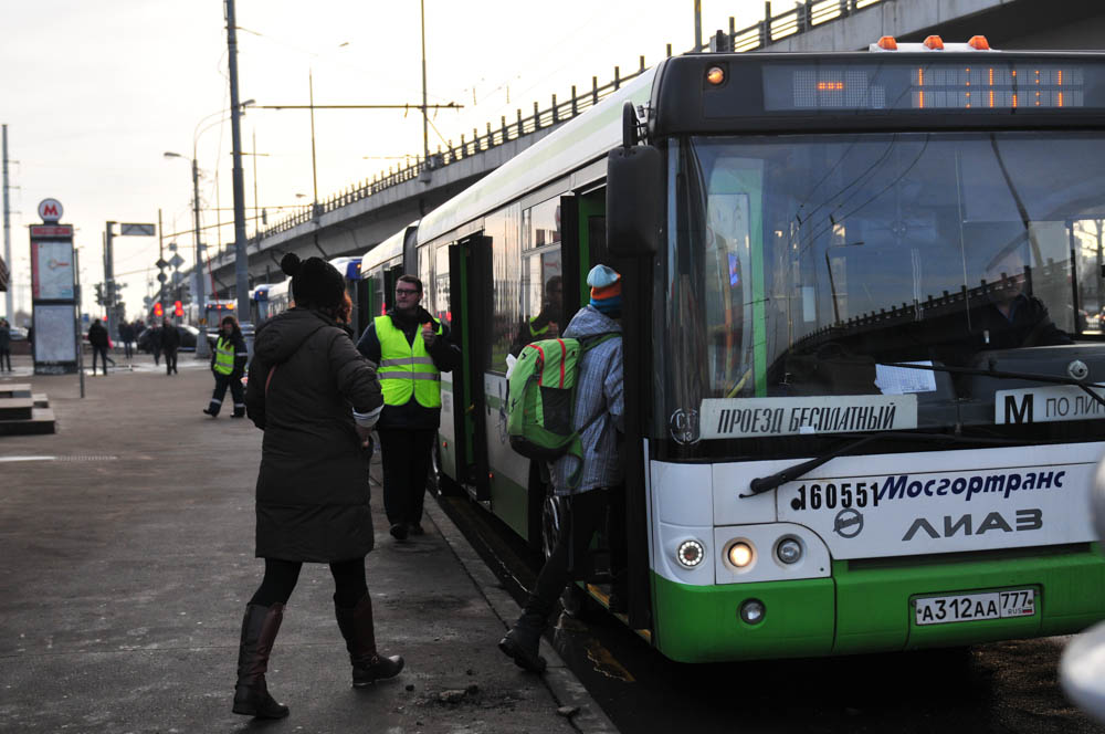 Бесплатные автобусы «М» перевезли более трех миллионов человек после закрытия 