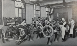 Фабрика по производству шин. 1912 год. Фотоархив Wikipedia