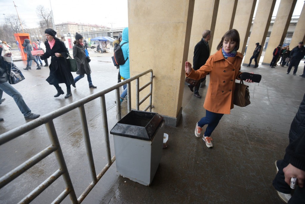 Более тысяч урн для мусора установят в этом году в центре Москвы