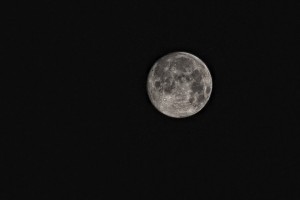 moon-416973_960_720