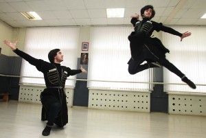 3 марта 2016 года. Резо и Георги Окропиридзе (слева направо) уделяют танцам все свободное время