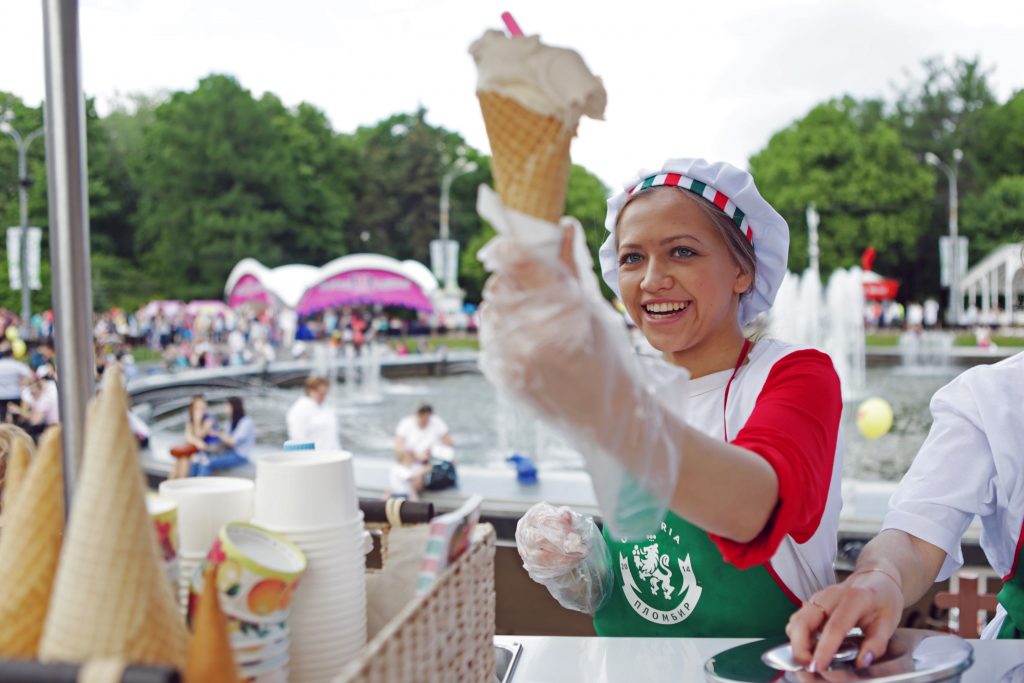 Предприниматели поборются на аукционах за право торговать с тележек «Мороженое»