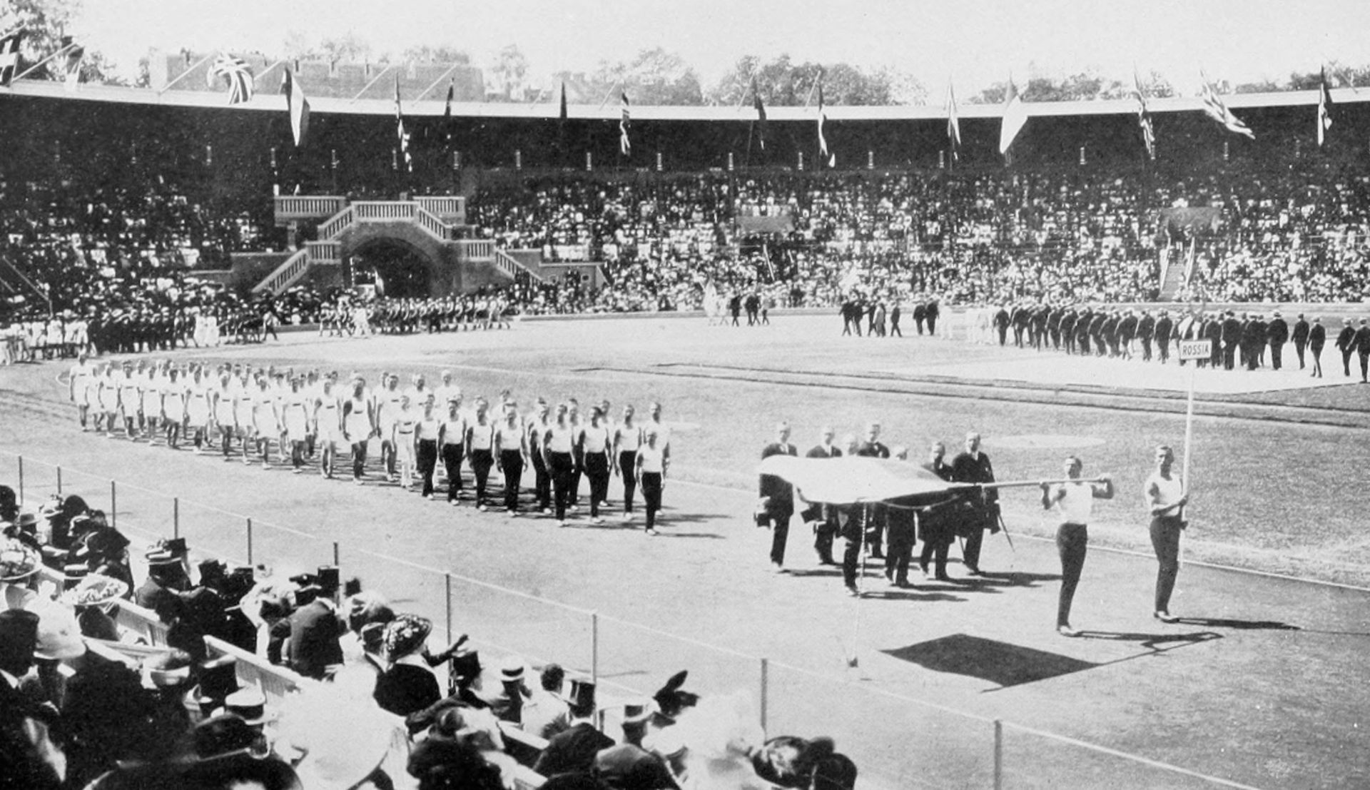 Сборная Российской империи на открытии летней Олимпиады в Стокгольме летом 1912 года. Фотоархив Wikipedia