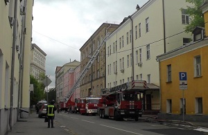 Пожарные ликвидировали пожар в здании Почвенного института имени Василия Докучаева