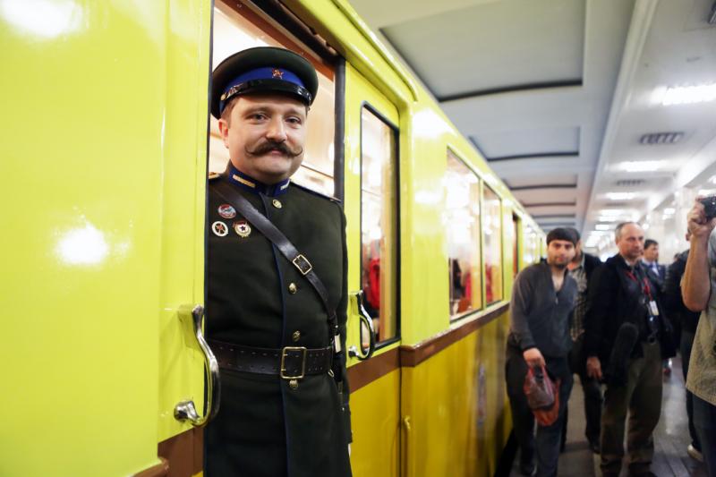 Московский метрополитен провел экскурсию на ретро-поезде