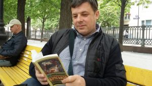 Москвичи читают роман "Мастер и Маргарита"