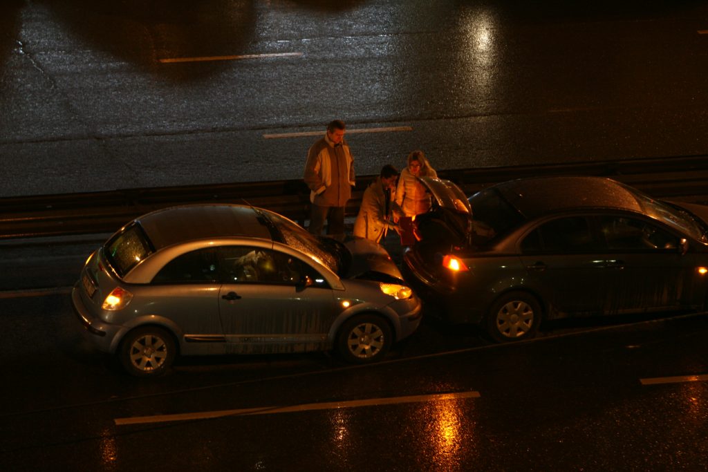 ДТП привело к разливу топлива на Варшавском шоссе