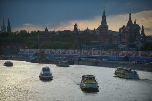 Реконструкция Москворецкой набережной завершится к концу сентября 2017 года. Фото: "Вечерняя Москва"