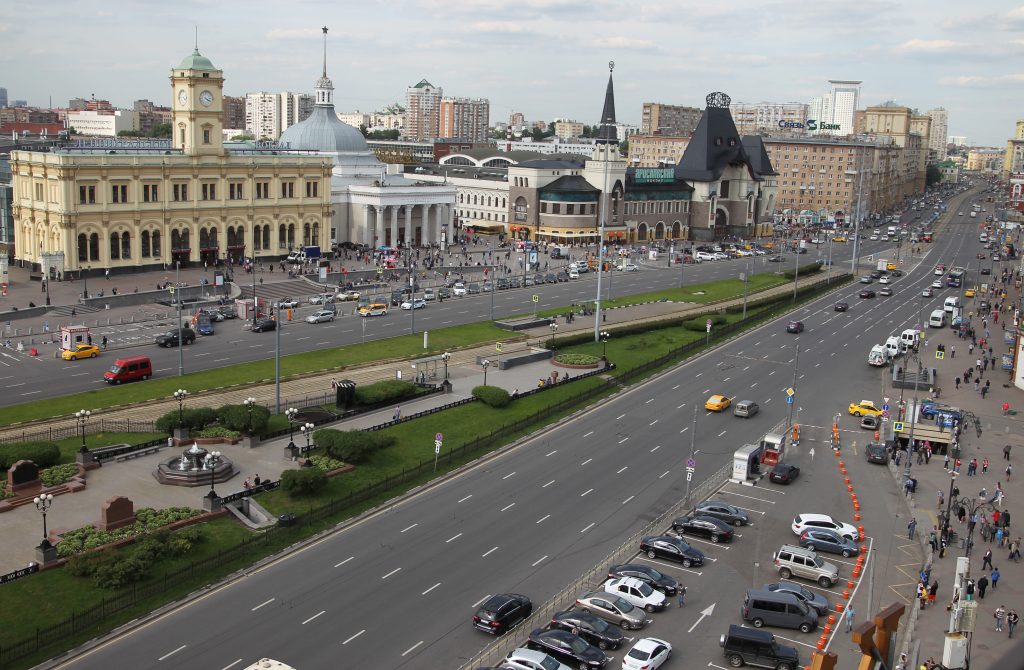 14 июня 2016 года. С крыши Казанского вокзала открывается потрясающий вид на Ленинградский и Ярославские вокзалы