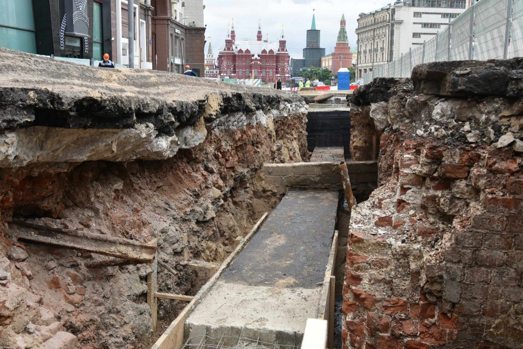 Найденные во время раскопок столичных улиц артефакты представили в Музее Москвы