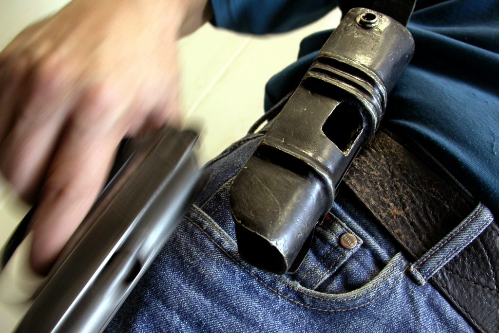 Нетрезвый пассажир с пистолетом задержан на станции метро «Алтуфьево»