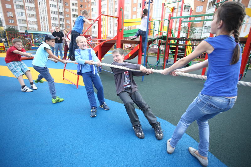 Досуговый клуб «Янтарь» Басманного района провел спортивный праздник для детей