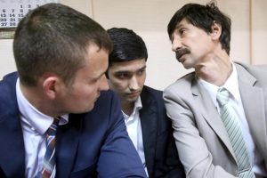 Сын вице-президента "Лукойла" Руслан Шамсуаров со своими адвокатами